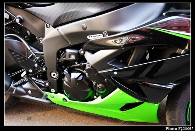 [開箱圖]2010 Kawasaki ZX6R