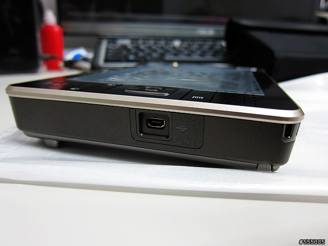 [更新]高CP值UMPC-R2BH80000(R2E)-簡易開箱-外加3.5網卡韌體更新