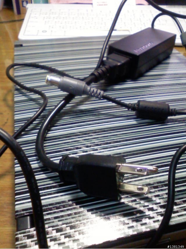 Lenovo Thinkpad Edge滿月了！包膜換新衣服+換上SSD+還原光碟的憤怒