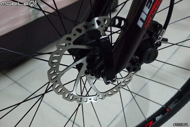 有著公路車大腳的登山車－GIANT ROAM1
