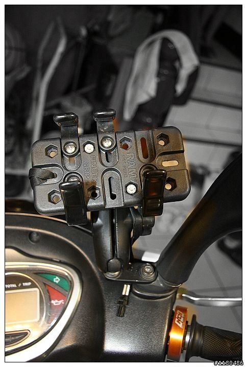 [心得] R1z125 點菸器+GPS