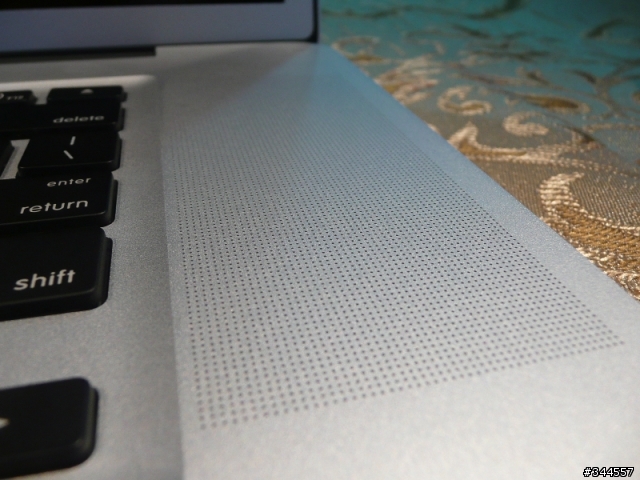 MacBook Pro 17 簡單開箱照～