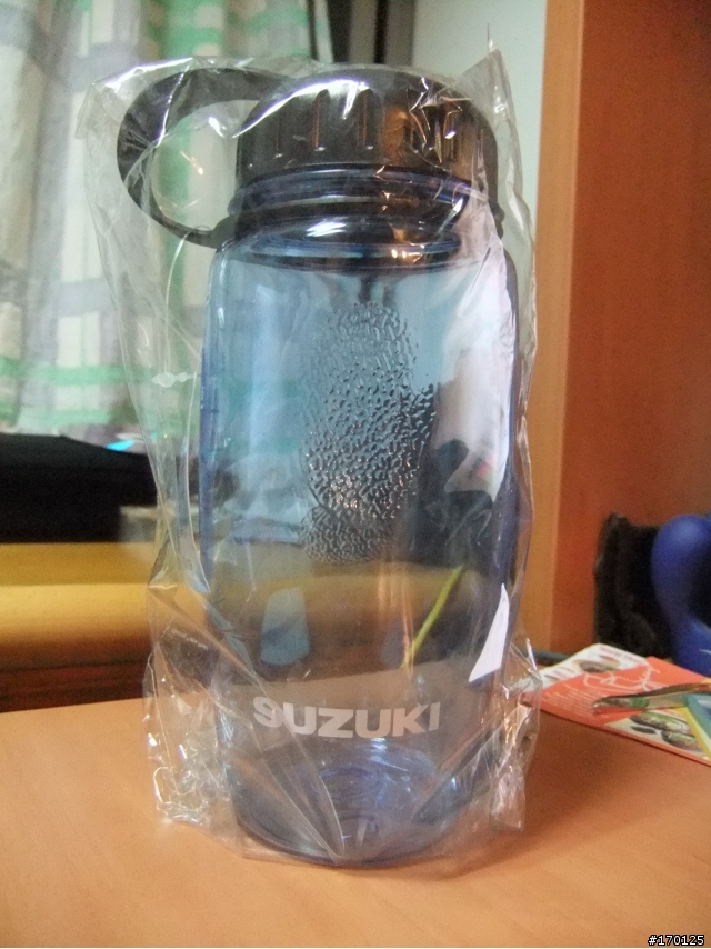 來比較一下各機車廠的贈品吧 XD (先丟十個出來)