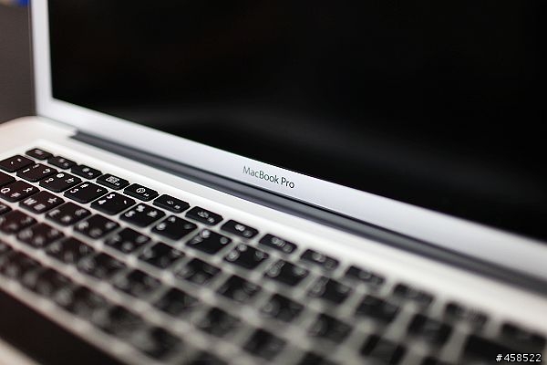 終於輪到我PO開箱文了..15" i7 霧面螢幕