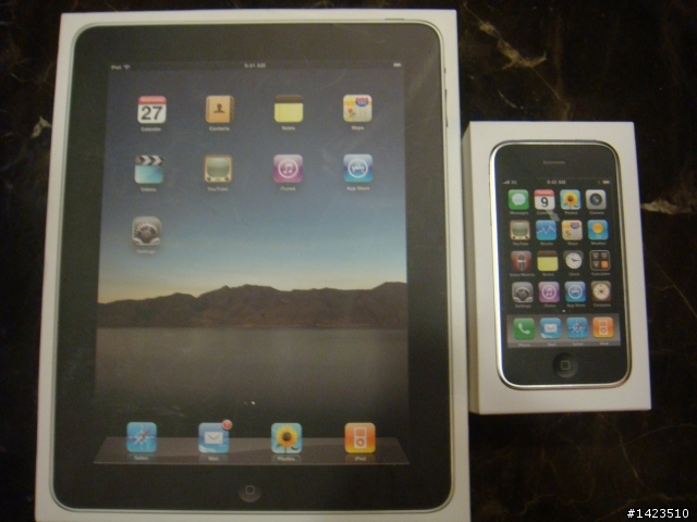 搶鮮美國帶回來的 iPad 16G 給小二女兒的新玩具