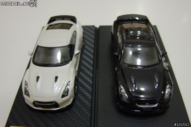 1/43 的 EBBRO 與 HPI 的比較圖