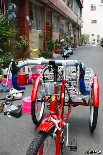 (分享)極上三輪車大改造 第二彈 改裝跑車大盤＆跑車把外加上卡＠＠～