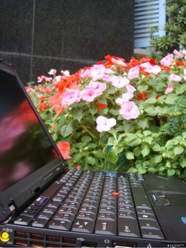 [開箱]ThinkPad X201i KCV 小黑風潮~~都會謎情
