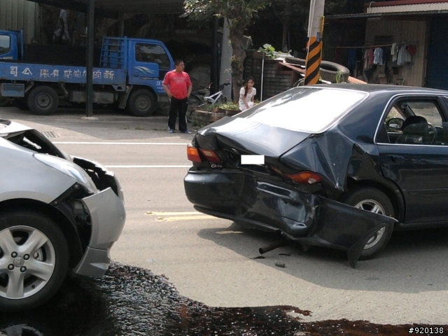 車禍現場@@~想請問....