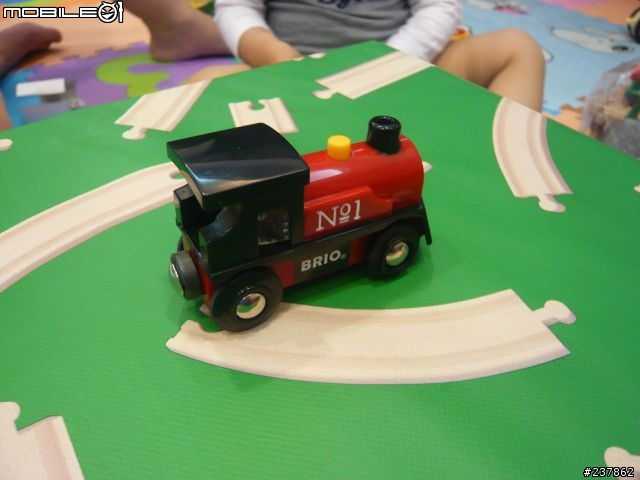 [開箱] 來自瑞典的 BRIO 小火車
