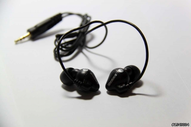 [開箱]耳道式耳機Shure SE102