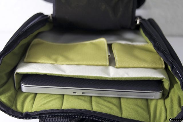 [分享]我的MBP17"的新家～Booq-Boa Squeeze
