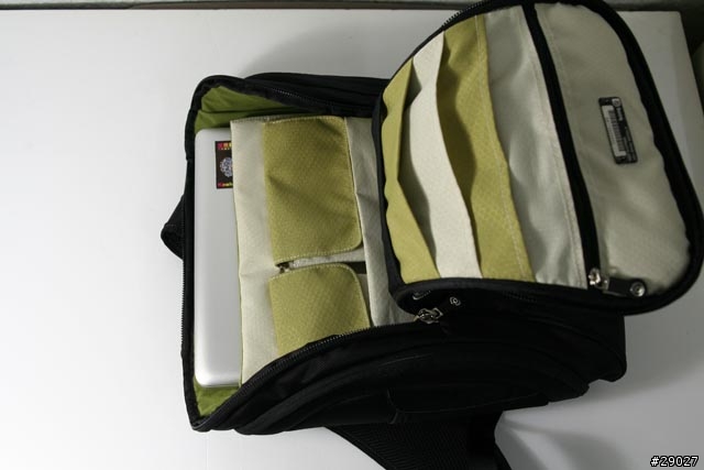 [分享]我的MBP17"的新家～Booq-Boa Squeeze