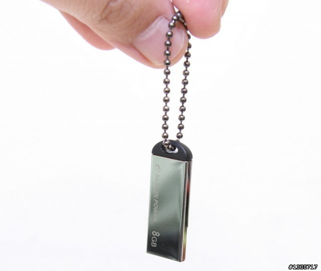 [開箱] bling bling迷你隨身碟入手！廣穎電通Touch 830分享