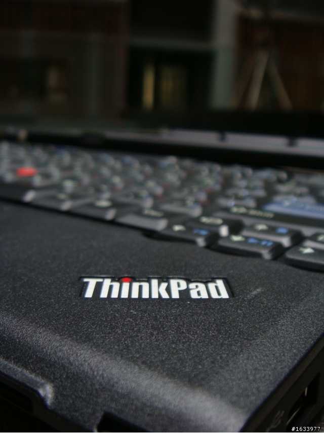 [開箱]ThinkPad X201i KCV 小黑風潮~~都會謎情