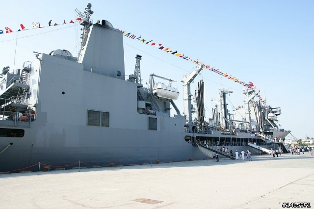 乘長風~破巨浪~我海軍~勇向前航......海軍敦睦艦在安平商港!!!