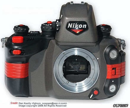 [分享]nikon防水單眼，內褲穿在頭上?