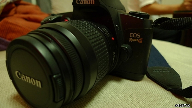 請大家看看這一台Canon型號