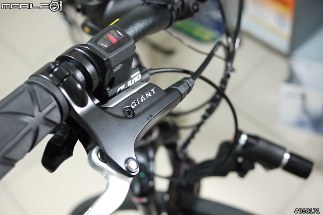 有著公路車大腳的登山車－GIANT ROAM1