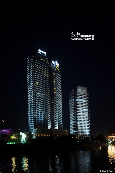 移轴夜色建筑