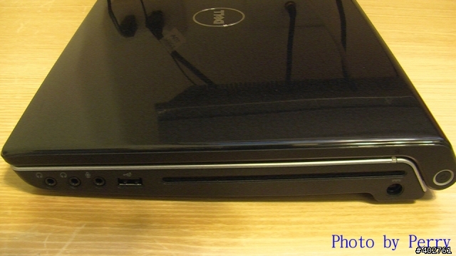 Dell Studio 1458我家的黑貓來開箱也是我的第一篇開箱文