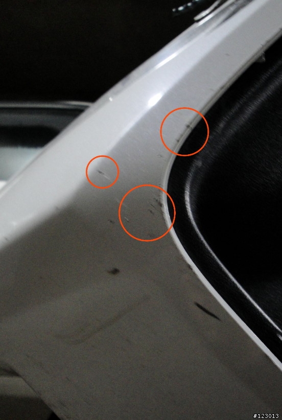機車在自家停車場被同棟住戶撞倒,該如何向對方求償?(已補圖)