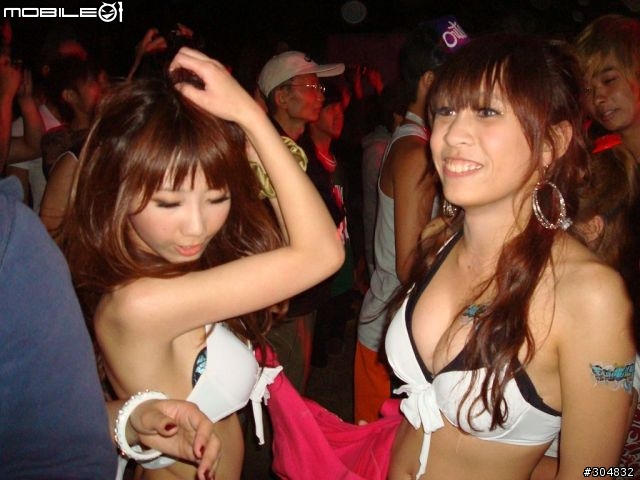 [遊記]遲來的遊記-2010.4.3~4-墾丁愛派網比基尼派電音派對(圖超多)