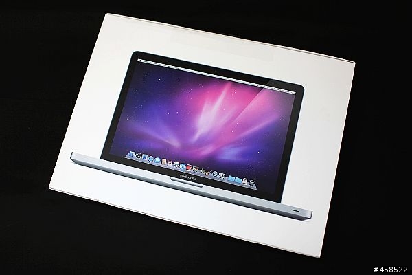 終於輪到我PO開箱文了..15" i7 霧面螢幕