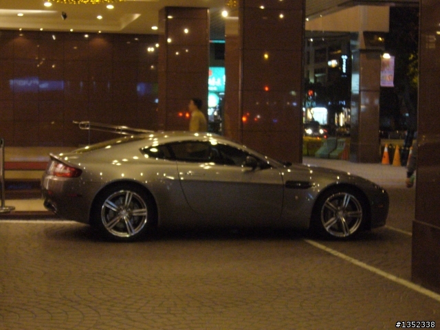 高雄 Aston Martin