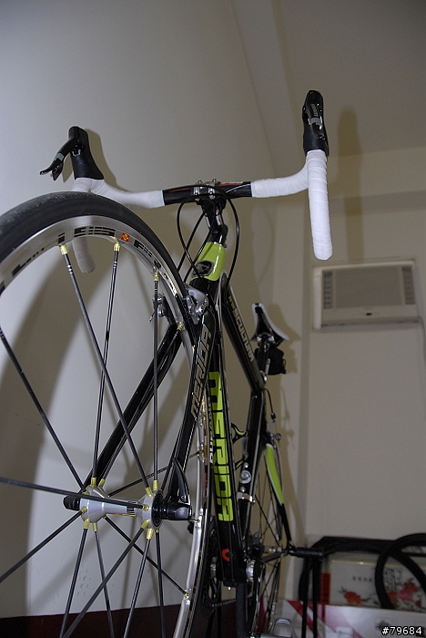 MERIDA 2009 SCULTURA 909-EVO 開箱拉+SIHMANO 熱朔鞋+頂天立地架