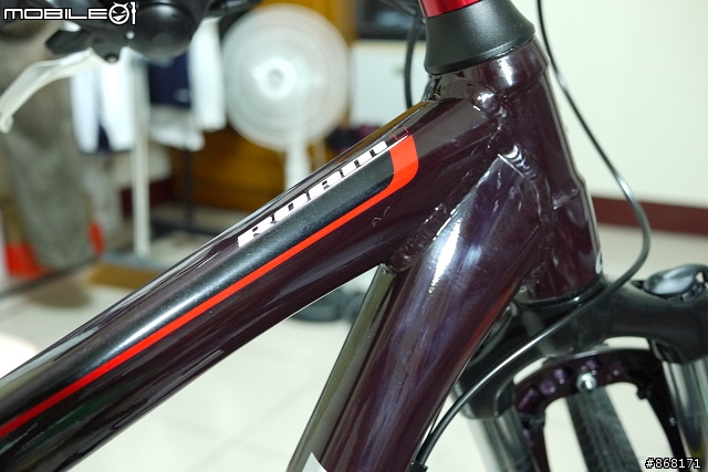 有著公路車大腳的登山車－GIANT ROAM1