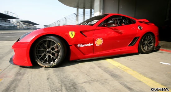 紐柏林最強 Ferrari 599XX創造最速單圈紀錄(轉貼)