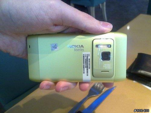 轉貼~32GB版本亮相 NOKIA-N8開箱照曝光