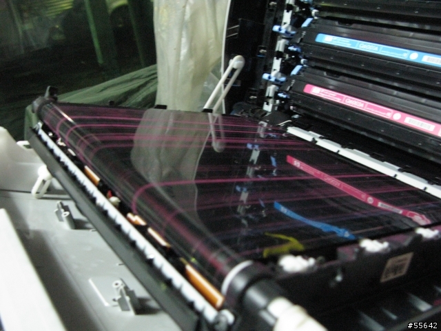 [求助]HP 2600n 紅色碳粉匣漏碳