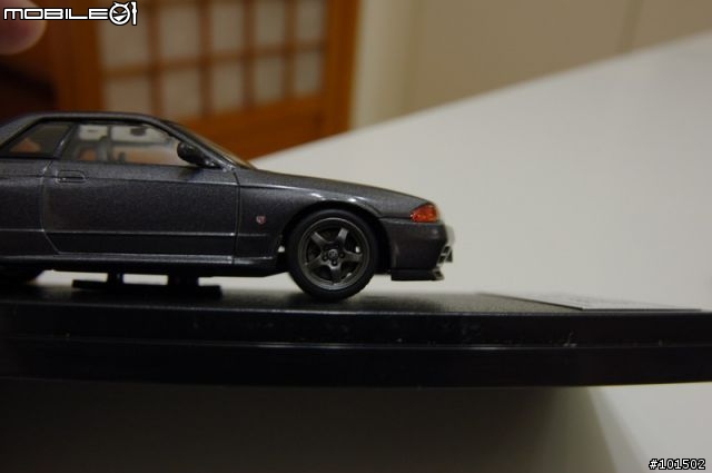 1/43 的 EBBRO 與 HPI 的比較圖