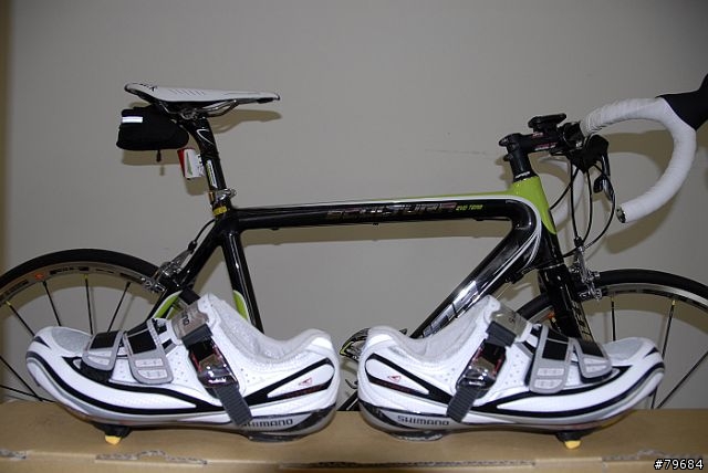 MERIDA 2009 SCULTURA 909-EVO 開箱拉+SIHMANO 熱朔鞋+頂天立地架