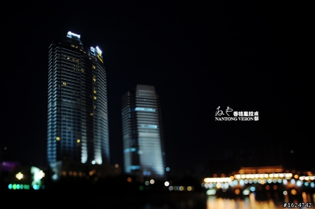 移轴夜色建筑