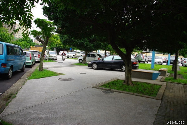 只證明低人品,不證明高學歷,,原標題"高學歷,低人品",,更改標題為”只證明低人品,不證明高學歷”