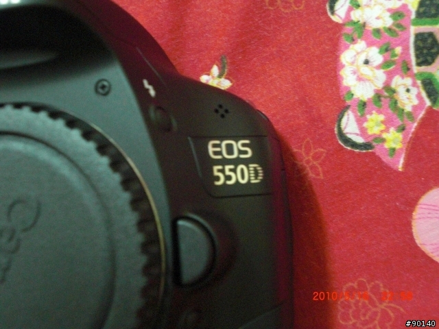 等了好久~Canon 550D總算到手囉！來個超簡單的開箱