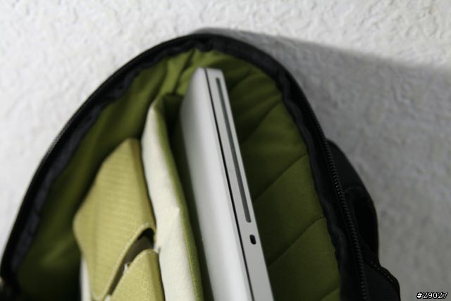 [分享]我的MBP17"的新家～Booq-Boa Squeeze