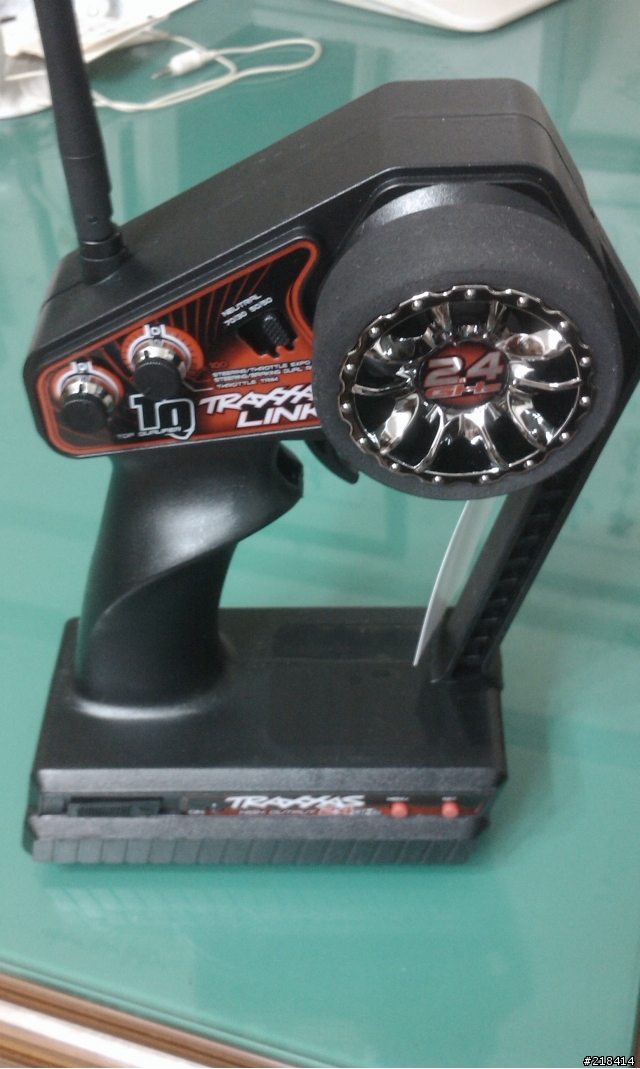 TRAXXAS 1/16 E-REVO 小開箱 5/6更新