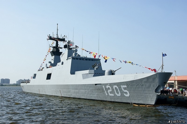 乘長風~破巨浪~我海軍~勇向前航......海軍敦睦艦在安平商港!!!