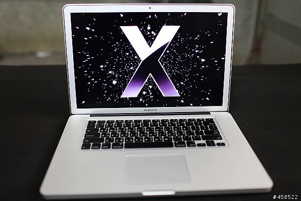 終於輪到我PO開箱文了..15" i7 霧面螢幕