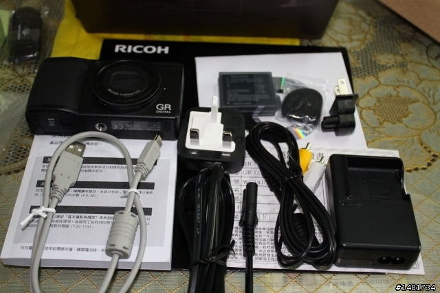 RICOH GR DIGITAL III﹝簡易開箱﹞