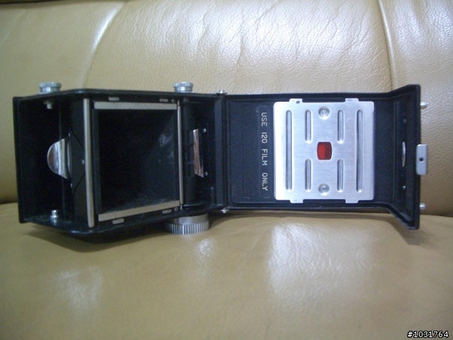遲了約45年的開箱文  YASHICA-A