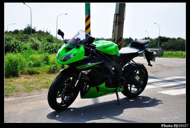 [開箱圖]2010 Kawasaki ZX6R