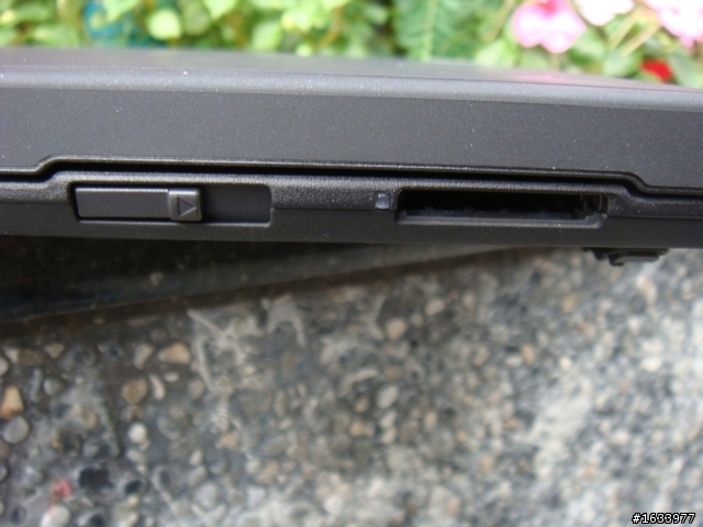 [開箱]ThinkPad X201i KCV 小黑風潮~~都會謎情