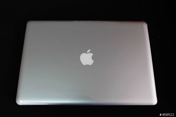 終於輪到我PO開箱文了..15" i7 霧面螢幕