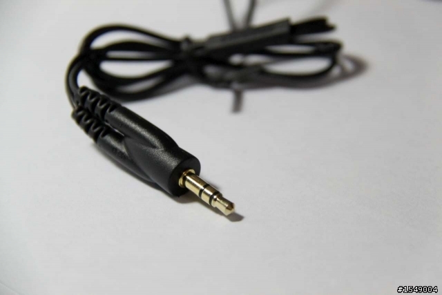 [開箱]耳道式耳機Shure SE102