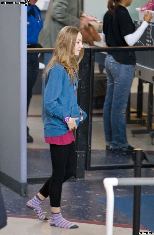 介紹好萊塢藍眼小美女Saoirse Ronan ！(蘇西的世界)女主角